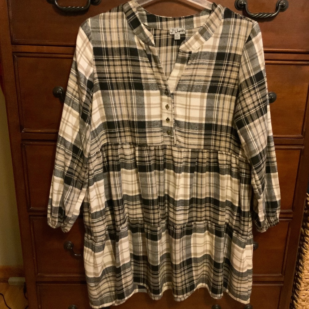 J for Justify" women's plaid shirt dress in black, white, and tan 2X